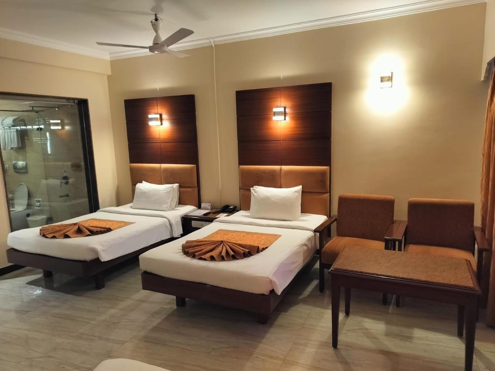 Shenbaga Hotel And Convention Centre Pondicherry Exterior photo